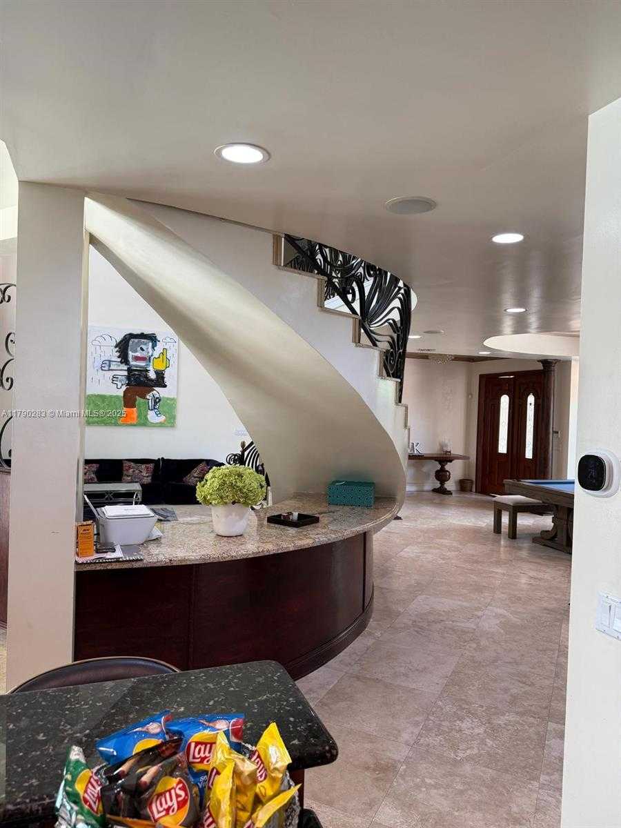 Small Image of 3320 NORTH EAST 164TH ST, North Miami Beach Number 36