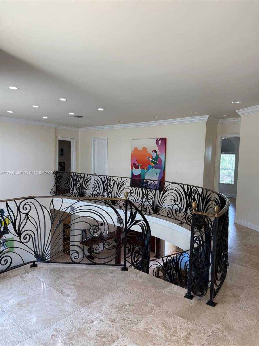 Small Image of 3320 NORTH EAST 164TH ST, North Miami Beach Number 40
