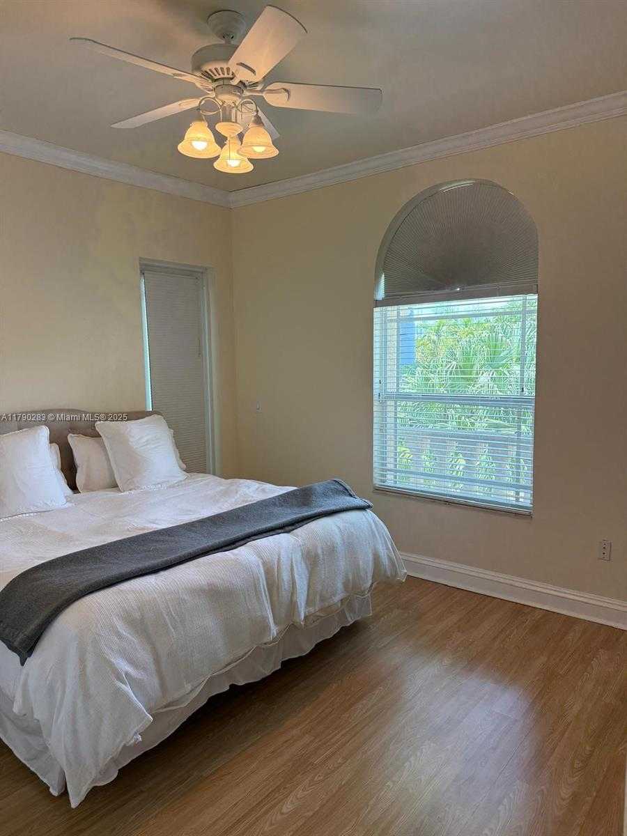 Small Image of 3320 NORTH EAST 164TH ST, North Miami Beach Number 47