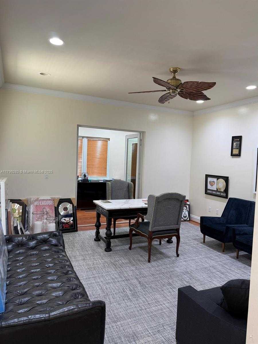 Small Image of 3320 NORTH EAST 164TH ST, North Miami Beach Number 50