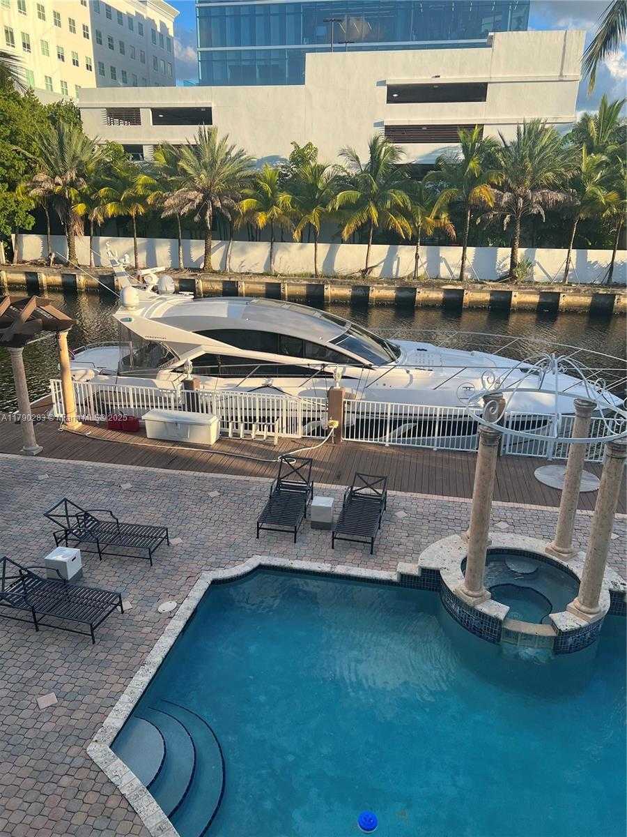 Small Image of 3320 NORTH EAST 164TH ST, North Miami Beach Number 59