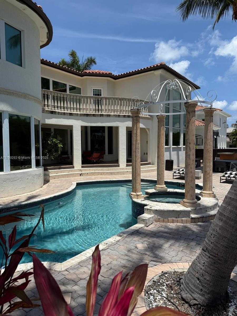 Small Image of 3320 NORTH EAST 164TH ST, North Miami Beach Number 60