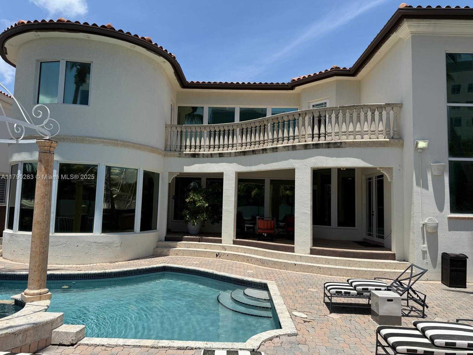 Small Image of 3320 NORTH EAST 164TH ST, North Miami Beach Number 61