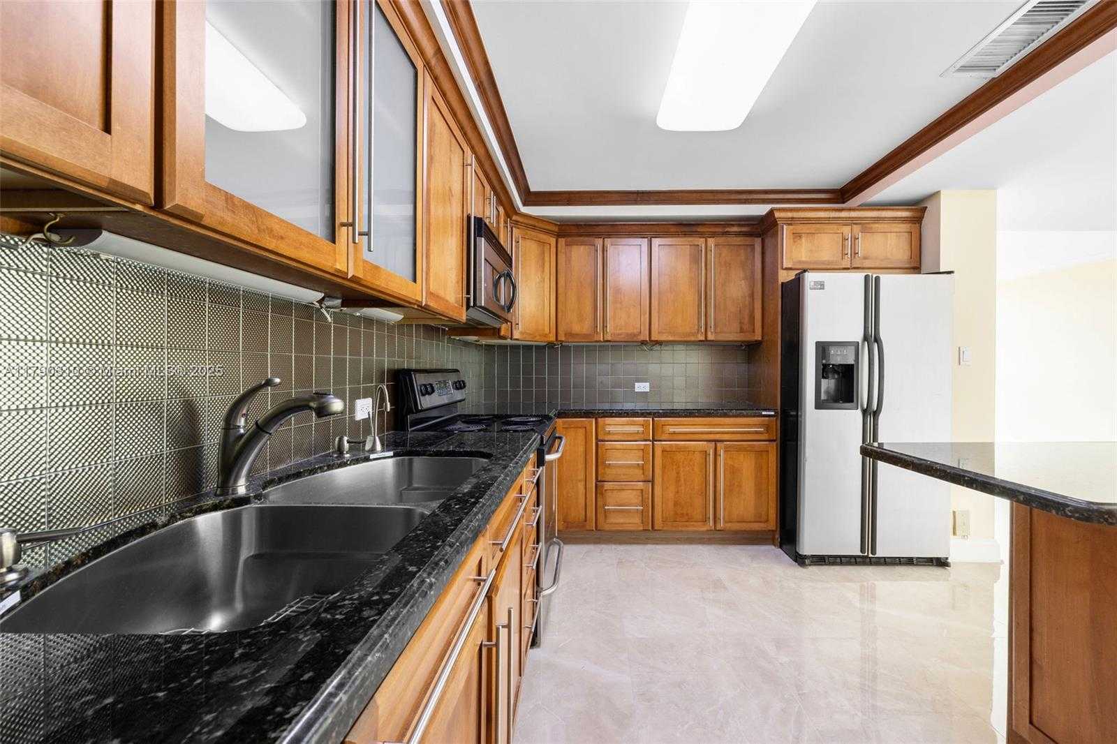 Small Image of 5055 COLLINS AVE #6M, Miami Beach Number 10