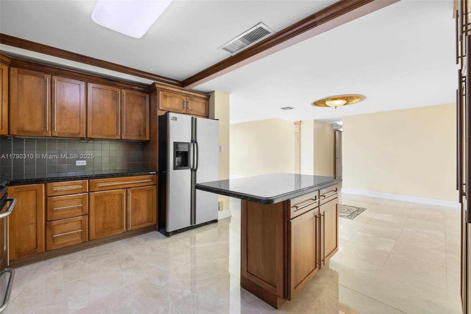 Small Image of 5055 COLLINS AVE #6M, Miami Beach Number 11