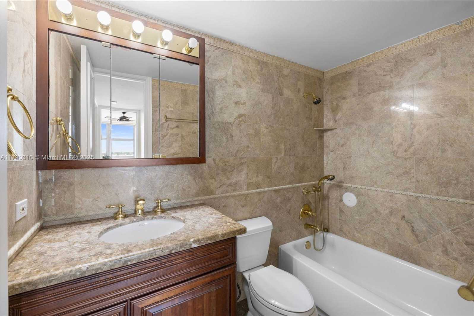 Small Image of 5055 COLLINS AVE #6M, Miami Beach Number 14