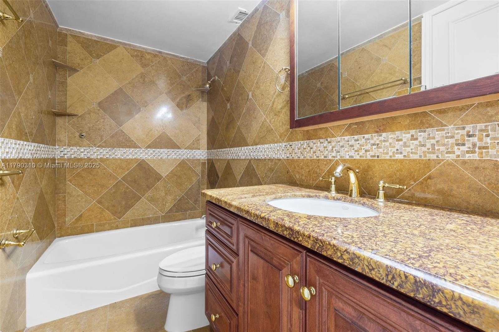 Small Image of 5055 COLLINS AVE #6M, Miami Beach Number 17
