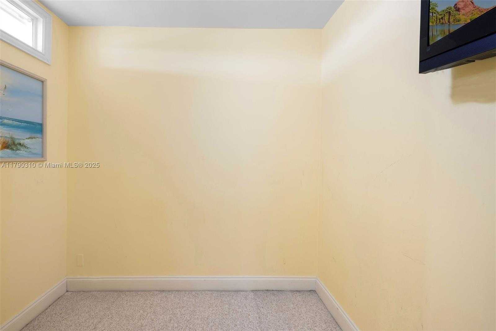 Small Image of 5055 COLLINS AVE #6M, Miami Beach Number 19