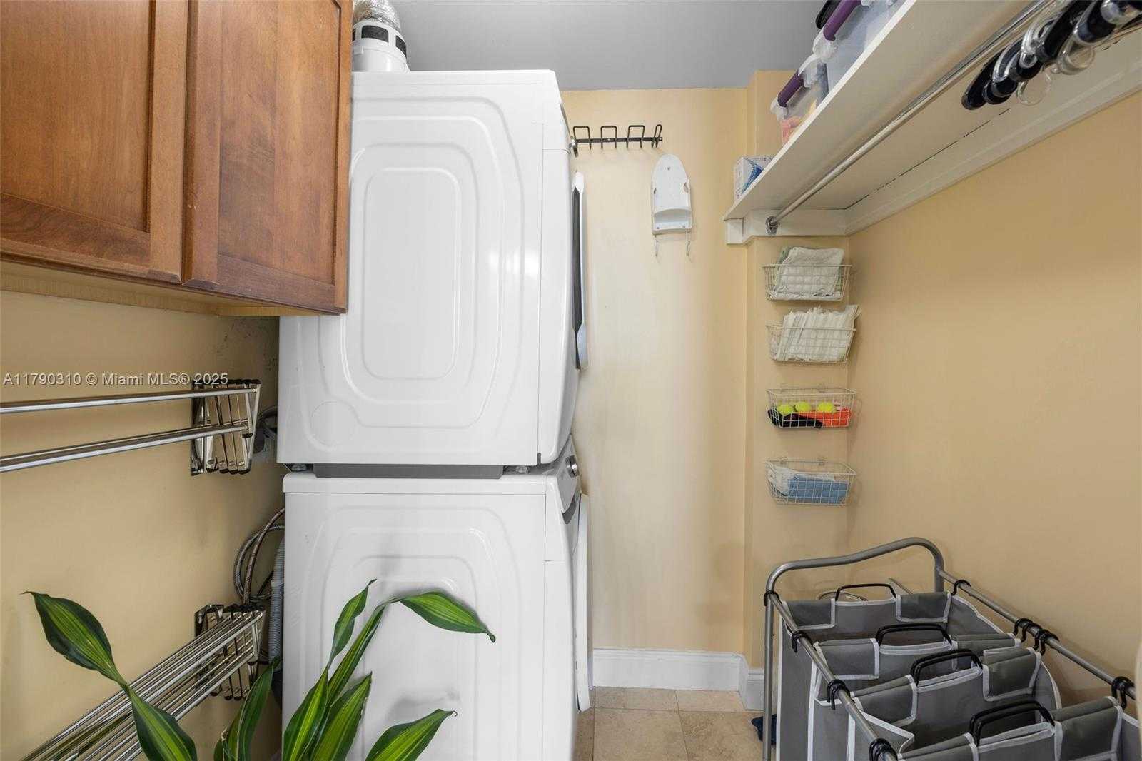 Small Image of 5055 COLLINS AVE #6M, Miami Beach Number 21