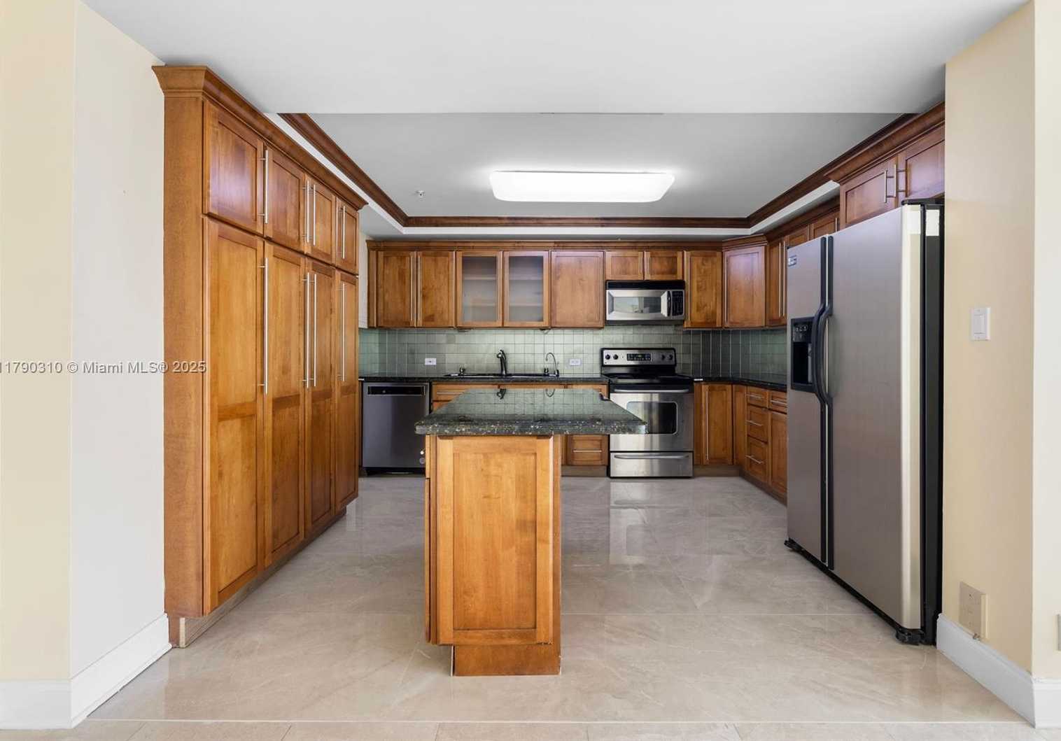 Small Image of 5055 COLLINS AVE #6M, Miami Beach Number 8