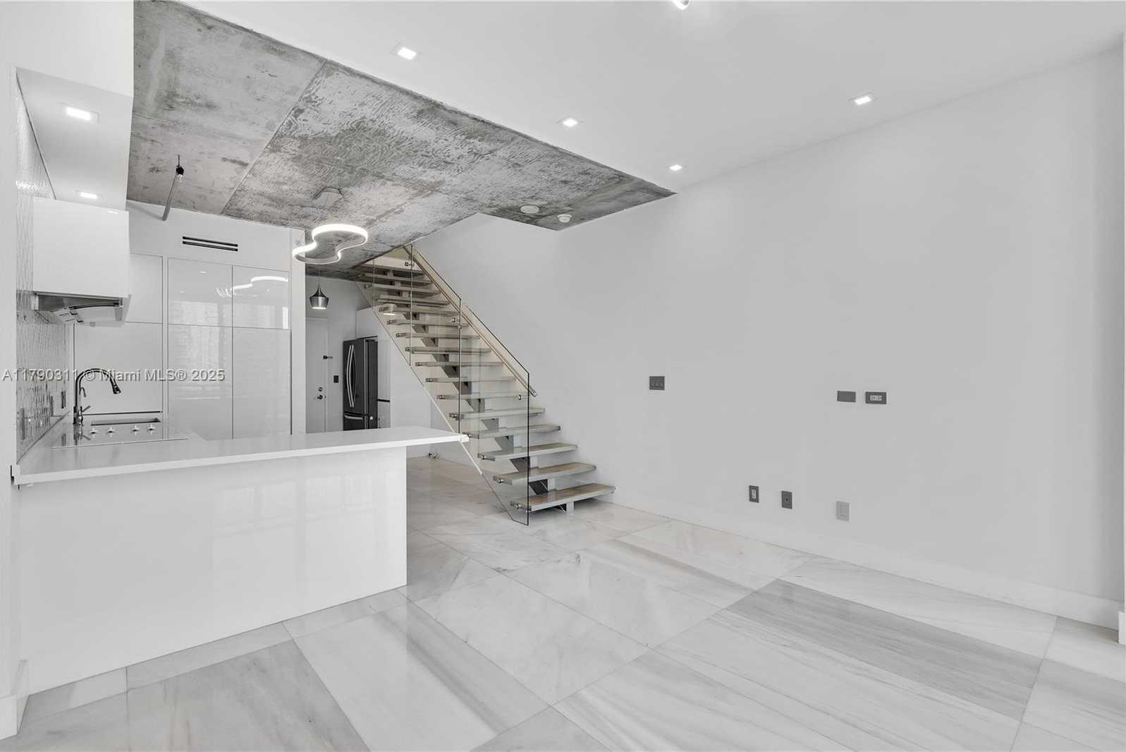 Small Image of 690 SOUTH WEST 1ST CT #2124, Miami Number 12
