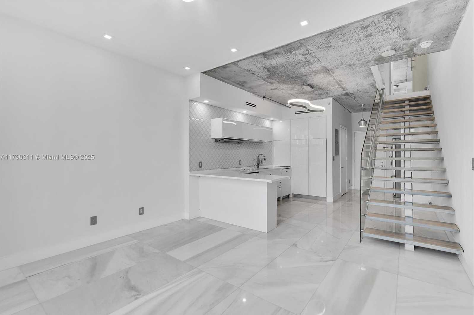 Small Image of 690 SOUTH WEST 1ST CT #2124, Miami Number 13