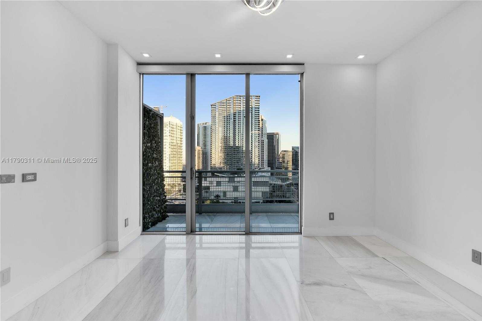 Small Image of 690 SOUTH WEST 1ST CT #2124, Miami Number 14