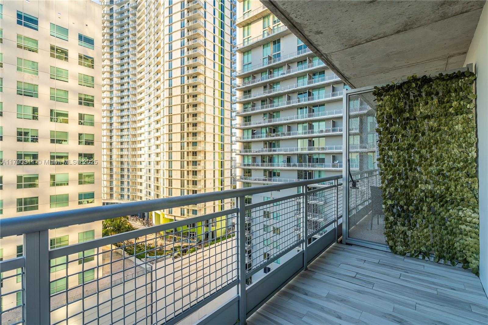 Small Image of 690 SOUTH WEST 1ST CT #2124, Miami Number 2