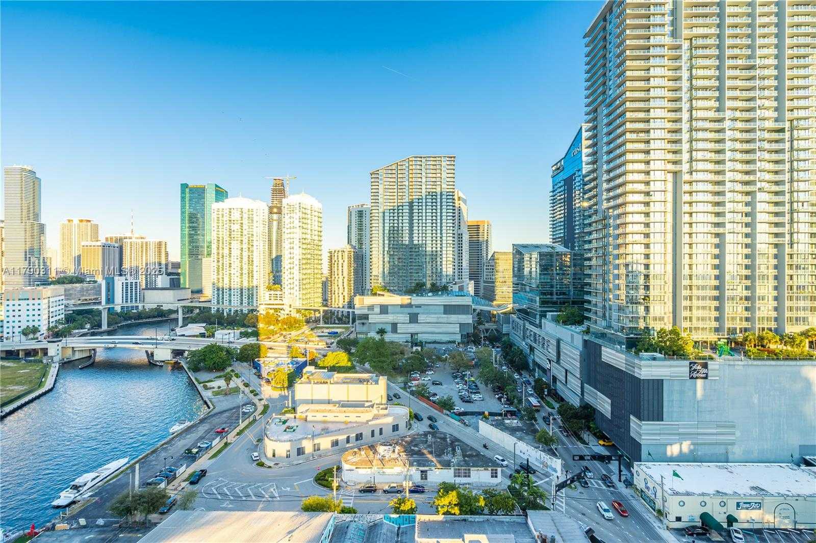 Small Image of 690 SOUTH WEST 1ST CT #2124, Miami Number 27