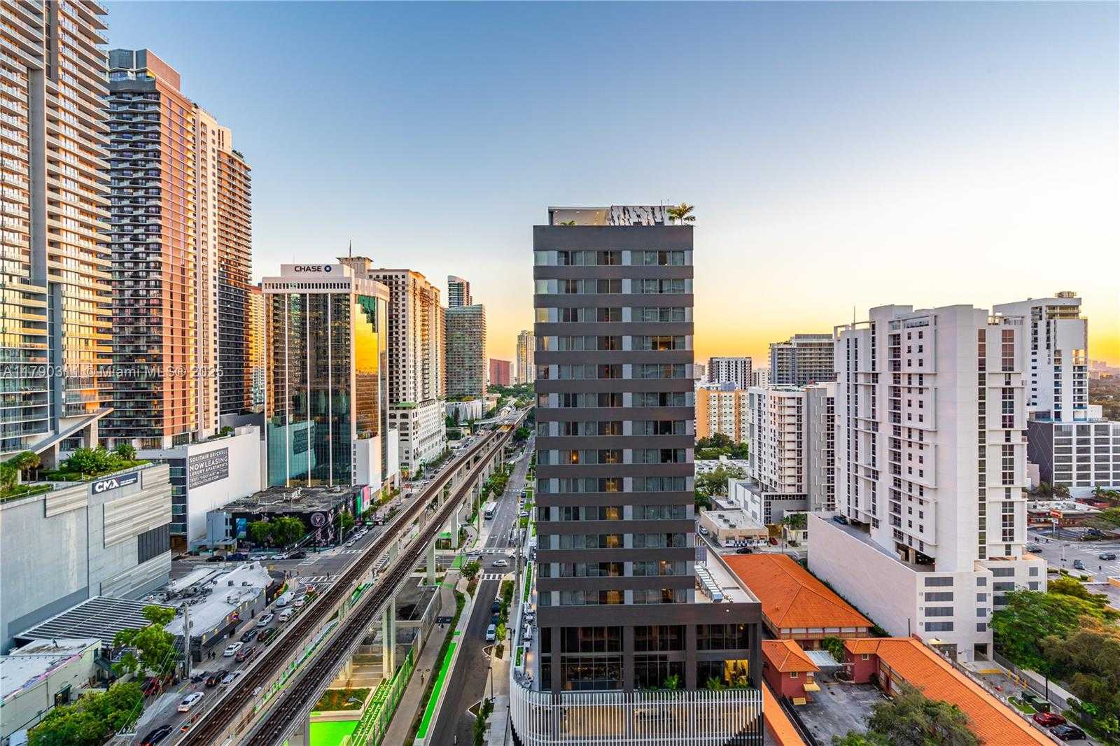 Small Image of 690 SOUTH WEST 1ST CT #2124, Miami Number 33
