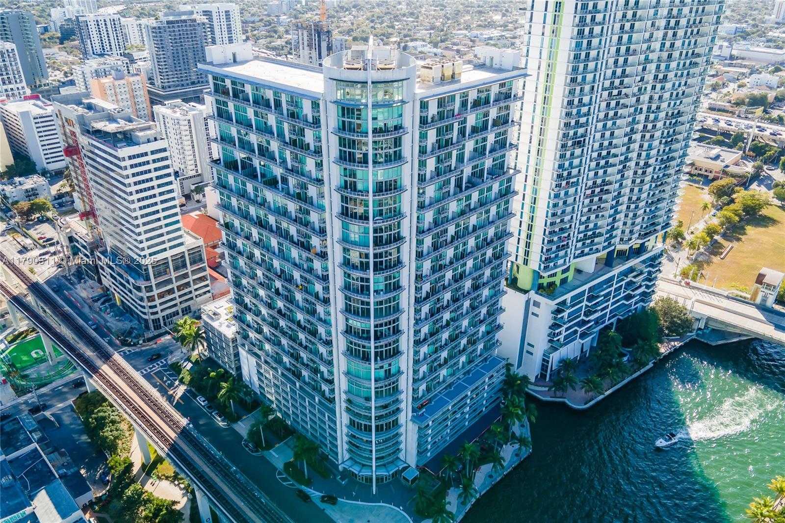 Small Image of 690 SOUTH WEST 1ST CT #2124, Miami Number 43