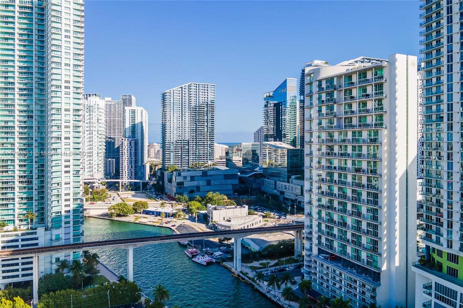 Small Image of 690 SOUTH WEST 1ST CT #2124, Miami Number 44