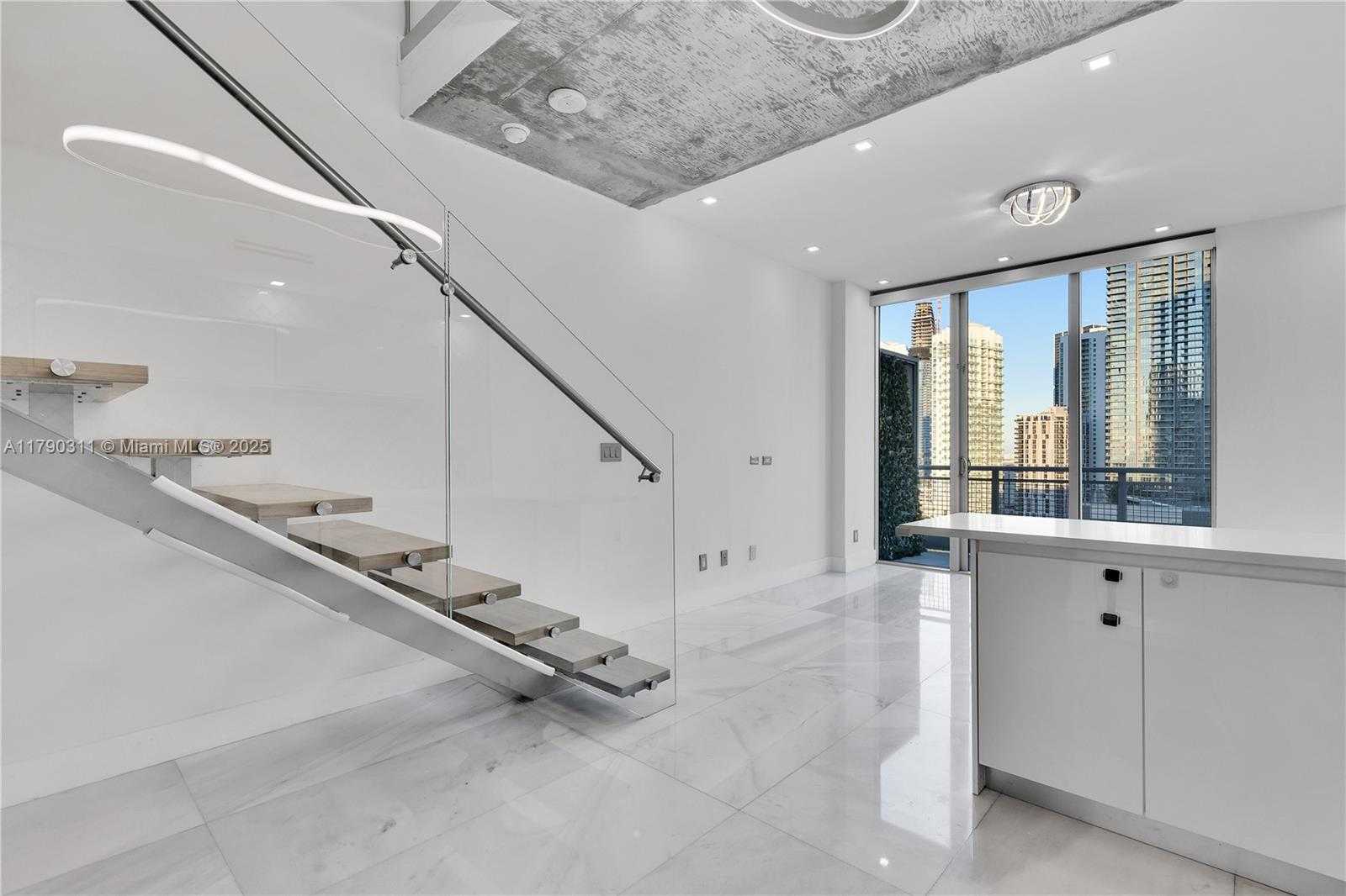 Small Image of 690 SOUTH WEST 1ST CT #2124, Miami Number 7