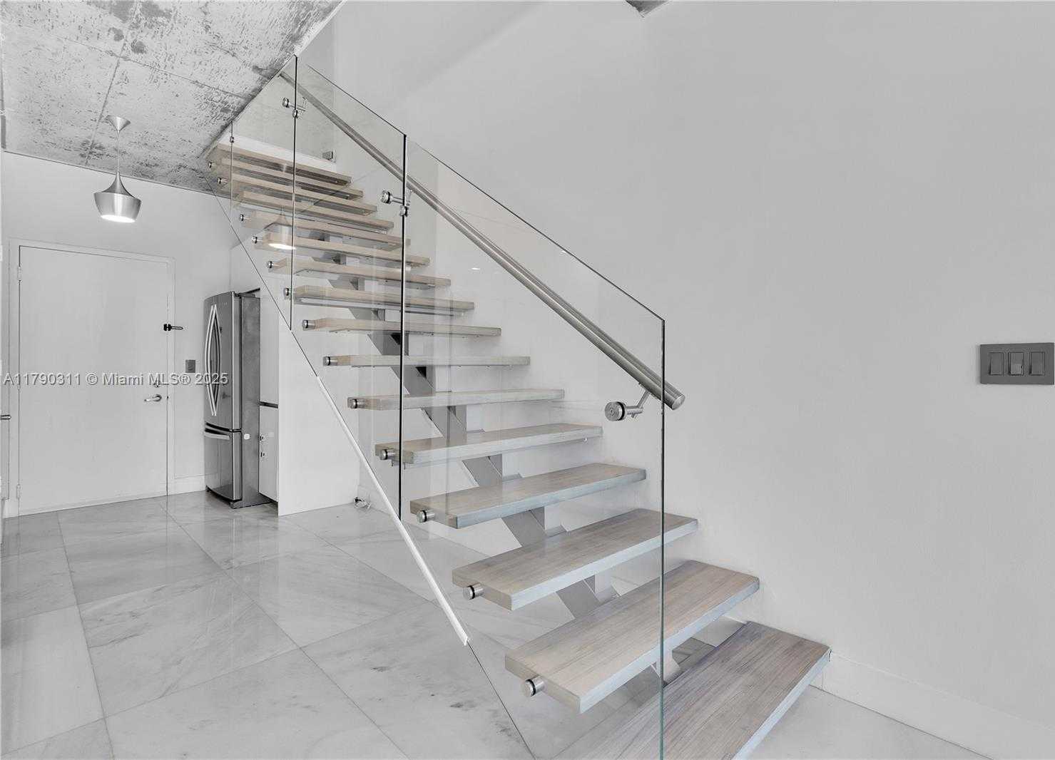 Small Image of 690 SOUTH WEST 1ST CT #2124, Miami Number 8