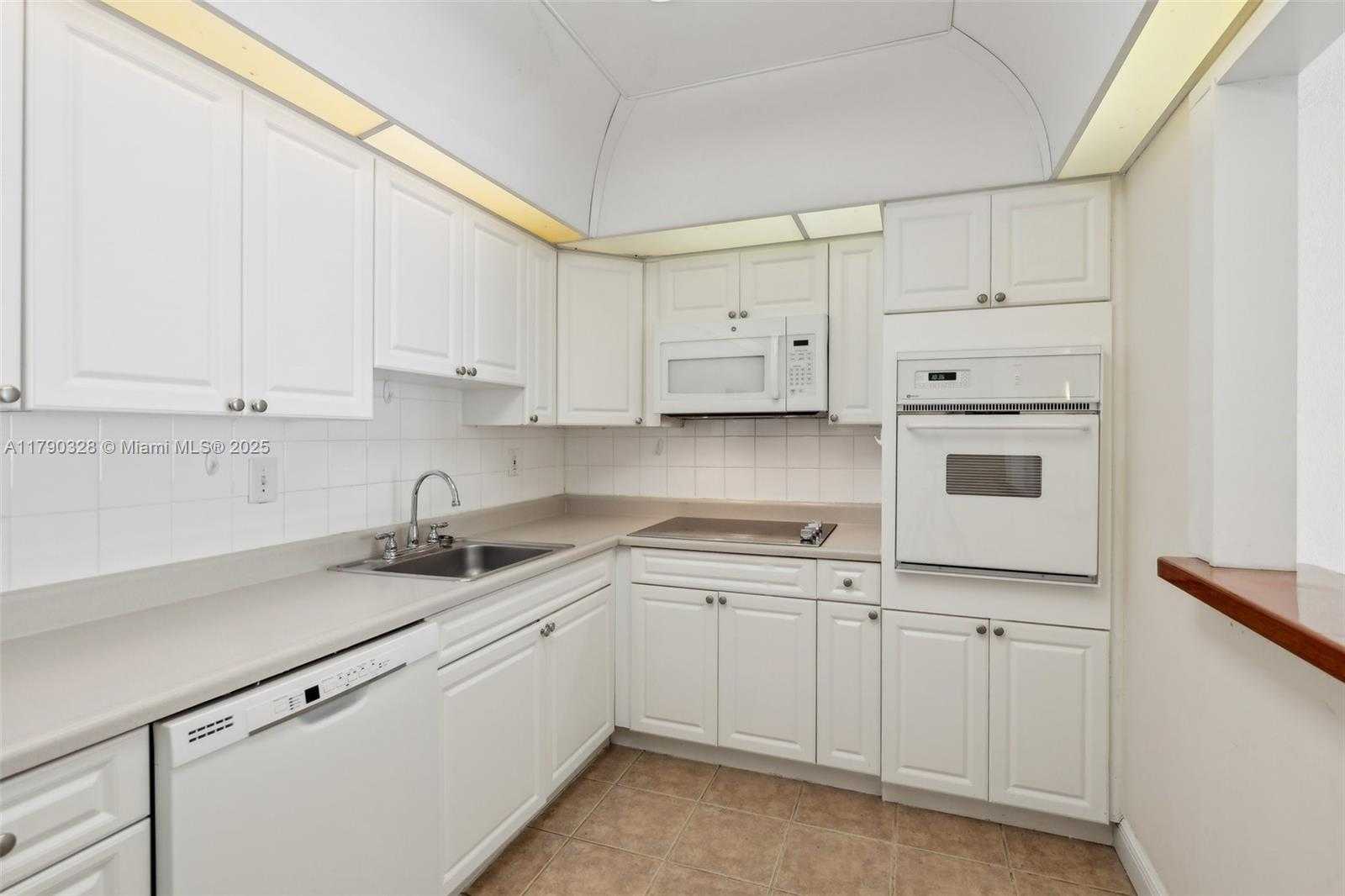 Small Image of 19390 COLLINS AVE #712, Sunny Isles Beach Number 19