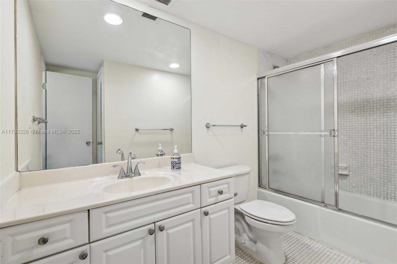 Small Image of 19390 COLLINS AVE #712, Sunny Isles Beach Number 25