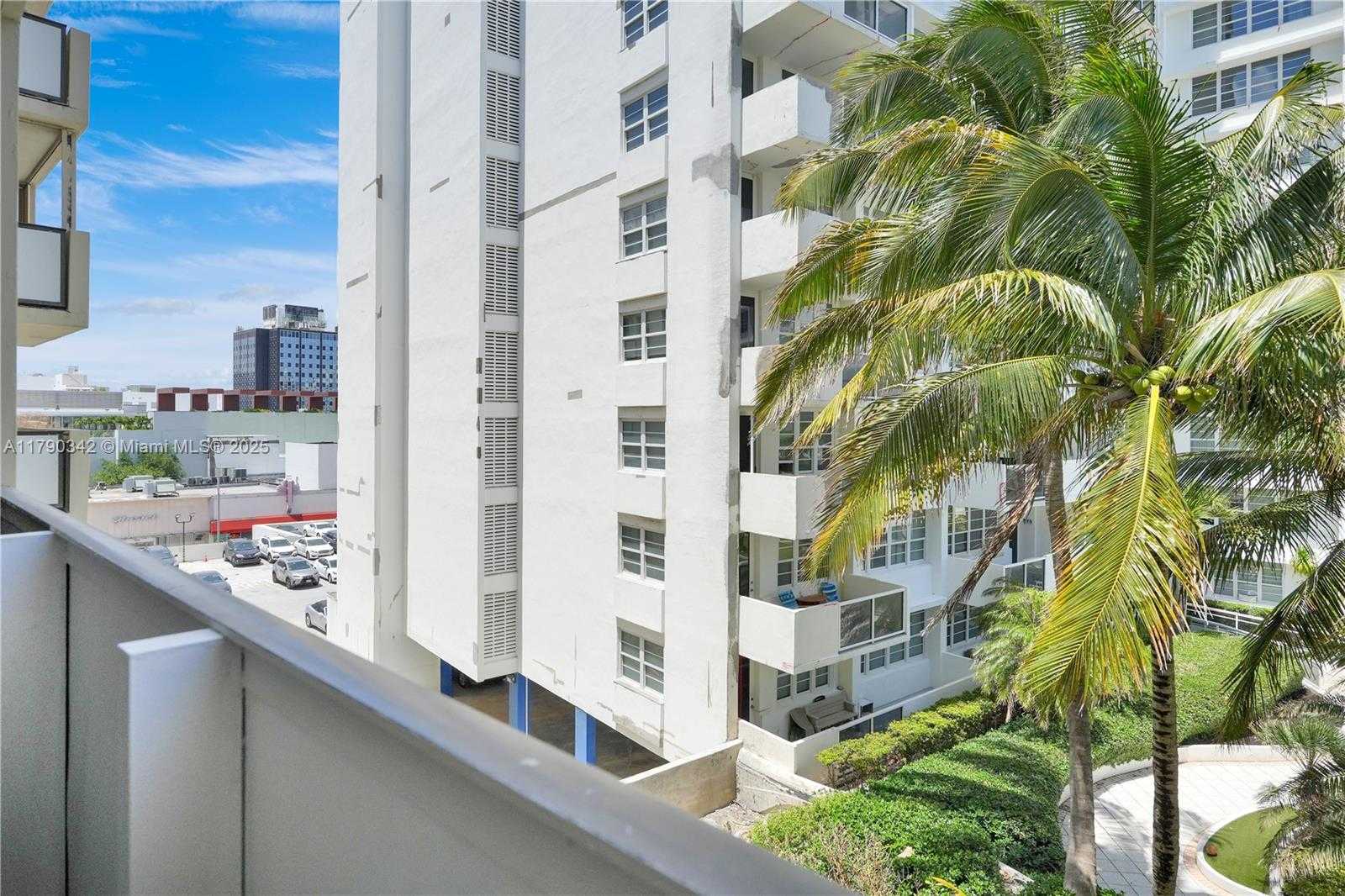 Small Image of 1623 COLLINS AVE #609, Miami Beach Number 12