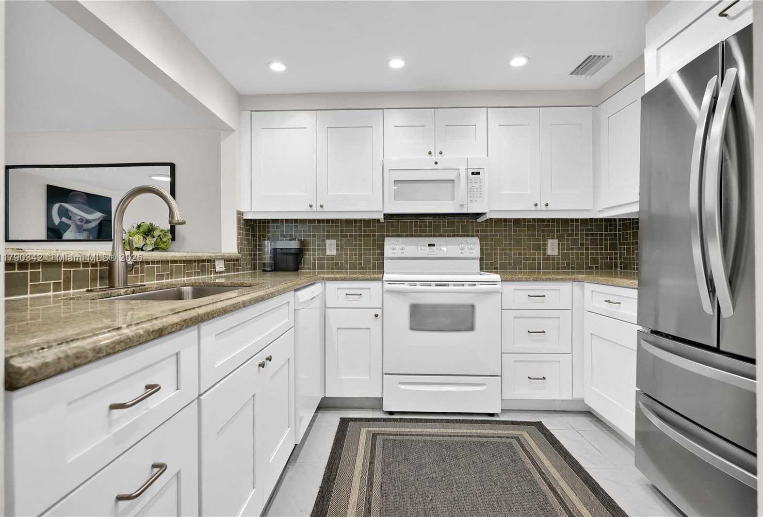 Small Image of 1623 COLLINS AVE #609, Miami Beach Number 13