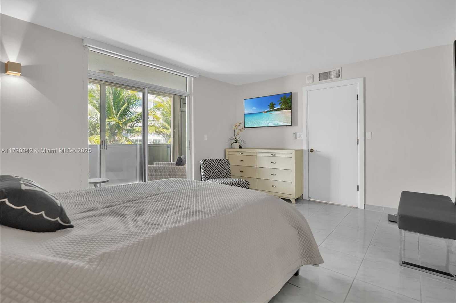 Small Image of 1623 COLLINS AVE #609, Miami Beach Number 17