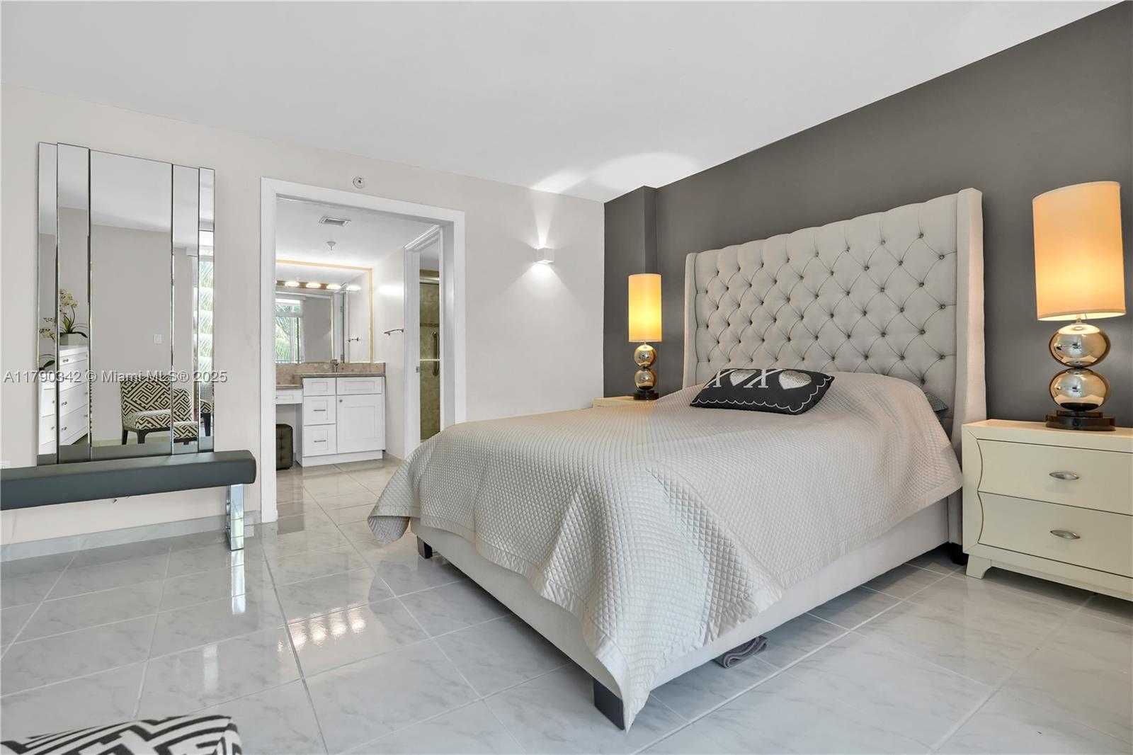 Small Image of 1623 COLLINS AVE #609, Miami Beach Number 18