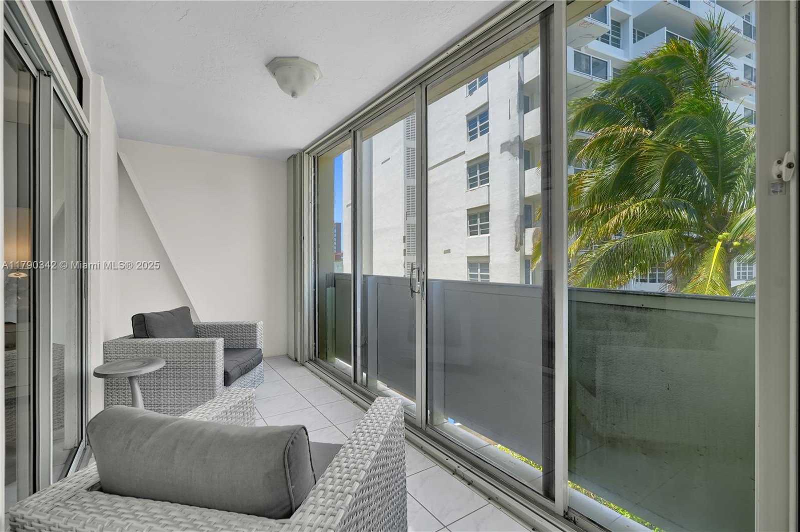 Small Image of 1623 COLLINS AVE #609, Miami Beach Number 26