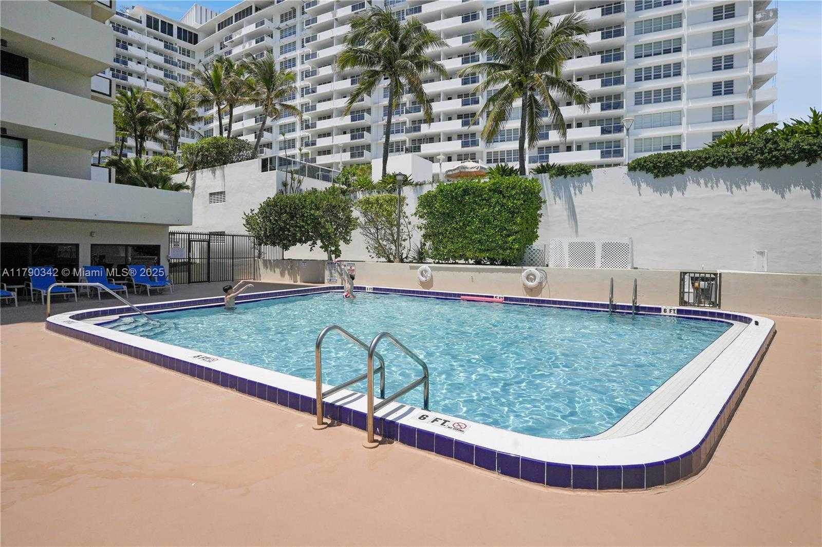 Small Image of 1623 COLLINS AVE #609, Miami Beach Number 35