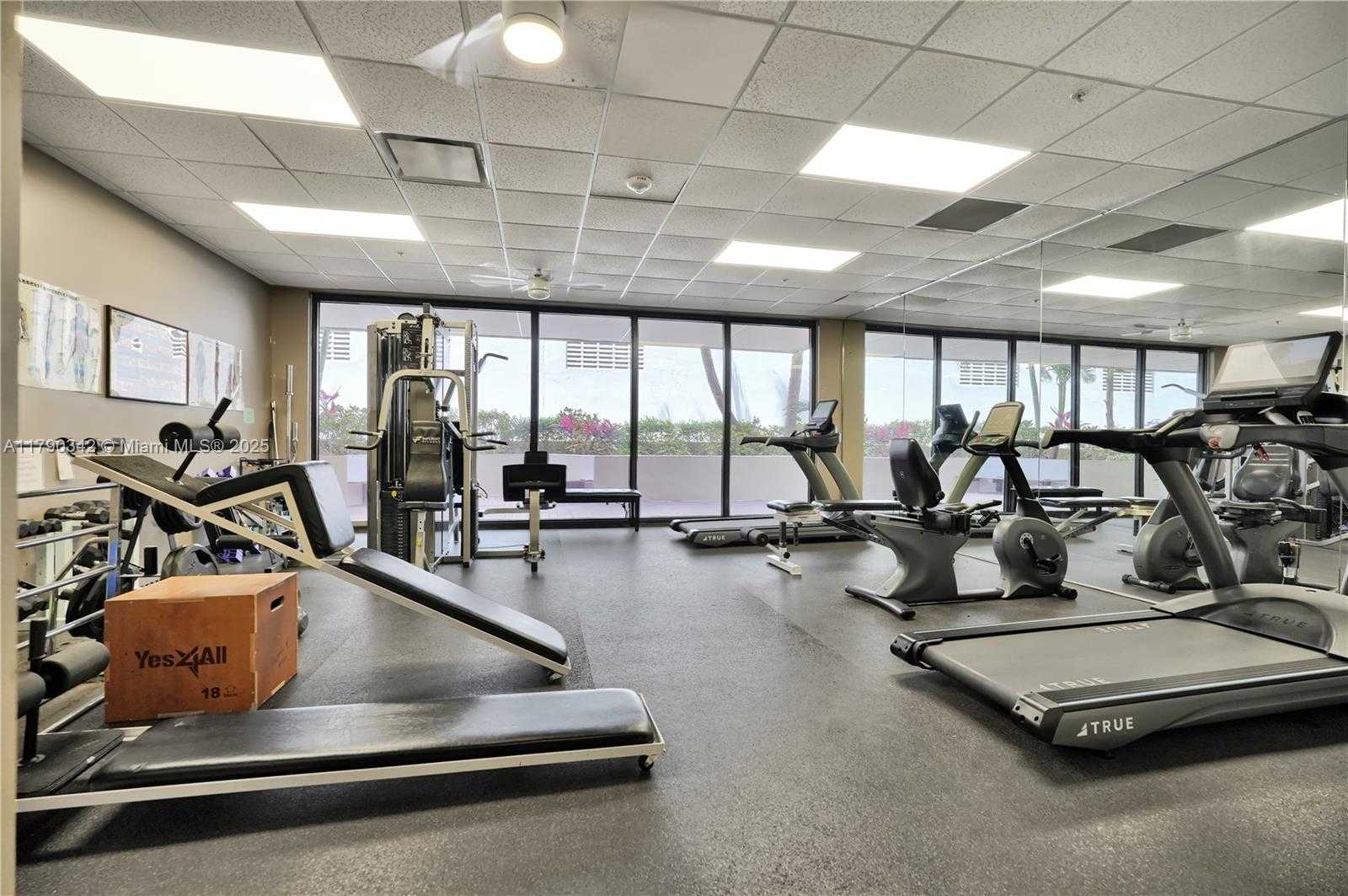 Small Image of 1623 COLLINS AVE #609, Miami Beach Number 36