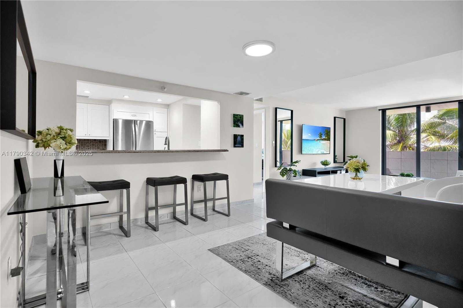 Small Image of 1623 COLLINS AVE #609, Miami Beach Number 6