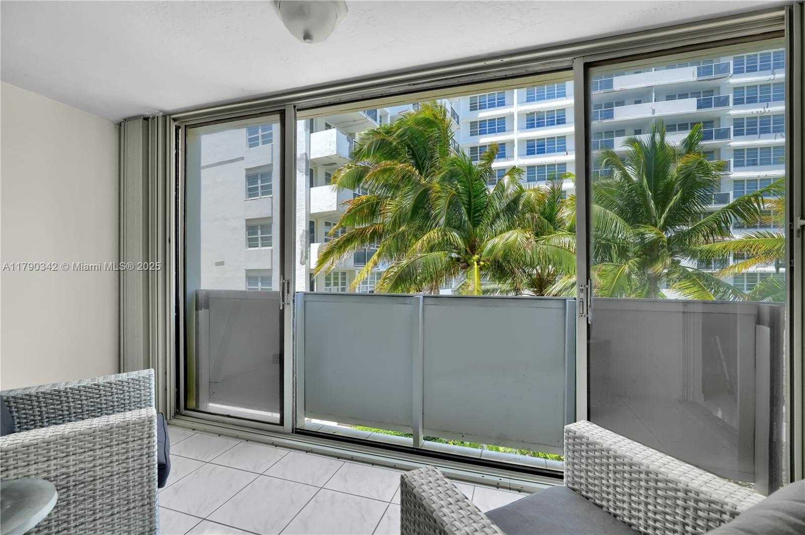 Small Image of 1623 COLLINS AVE #609, Miami Beach Number 9