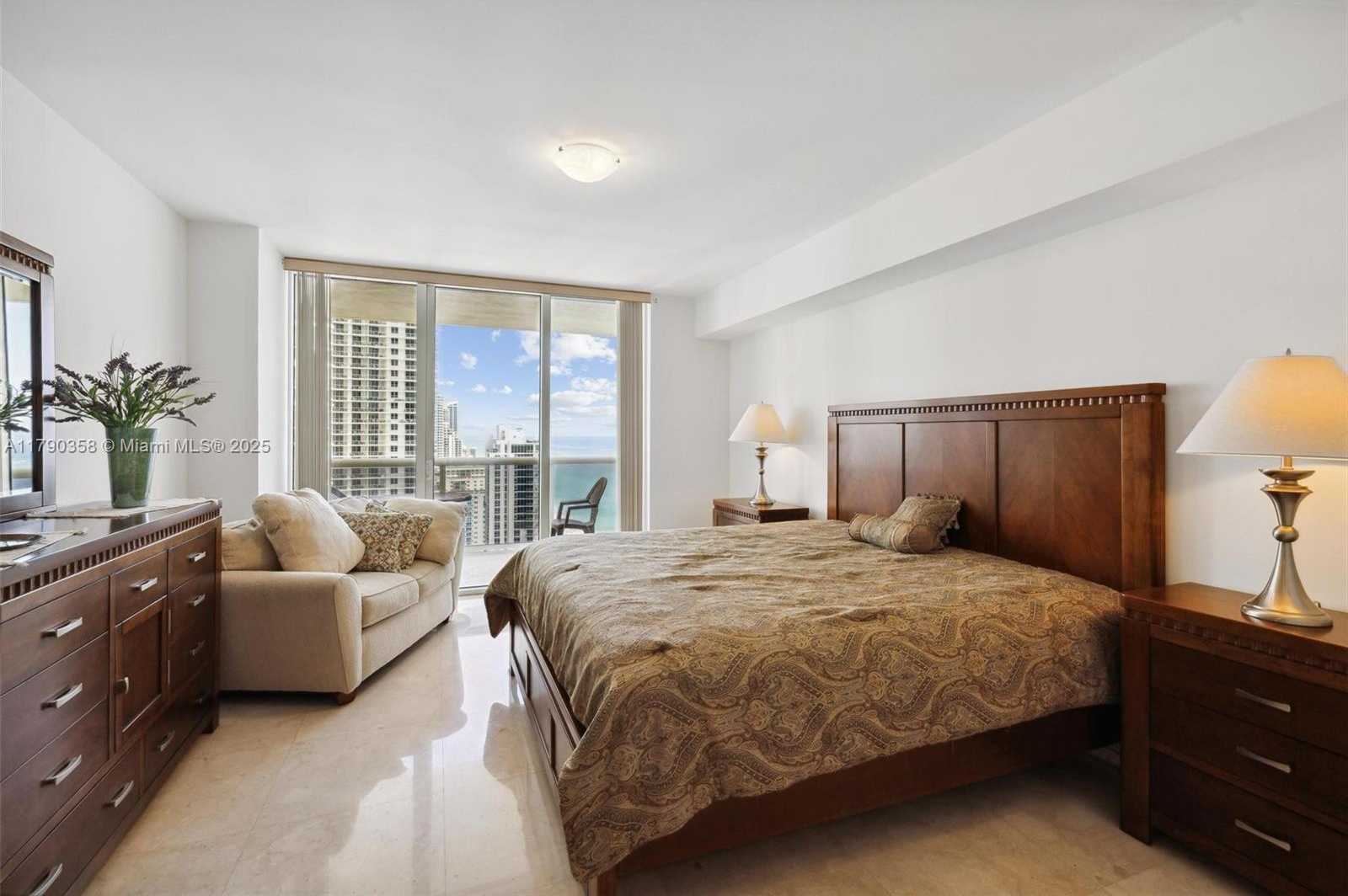 Small Image of 1830 SOUTH OCEAN DR #2810, Hallandale Beach Number 12