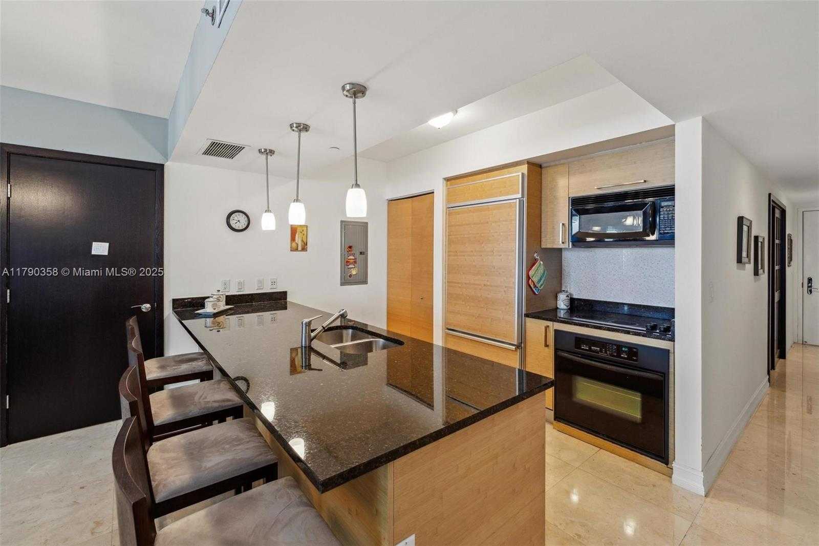 Small Image of 1830 SOUTH OCEAN DR #2810, Hallandale Beach Number 2