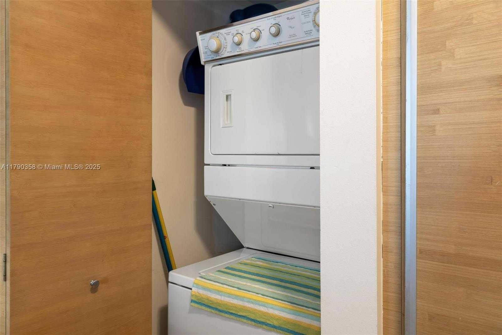 Small Image of 1830 SOUTH OCEAN DR #2810, Hallandale Beach Number 20