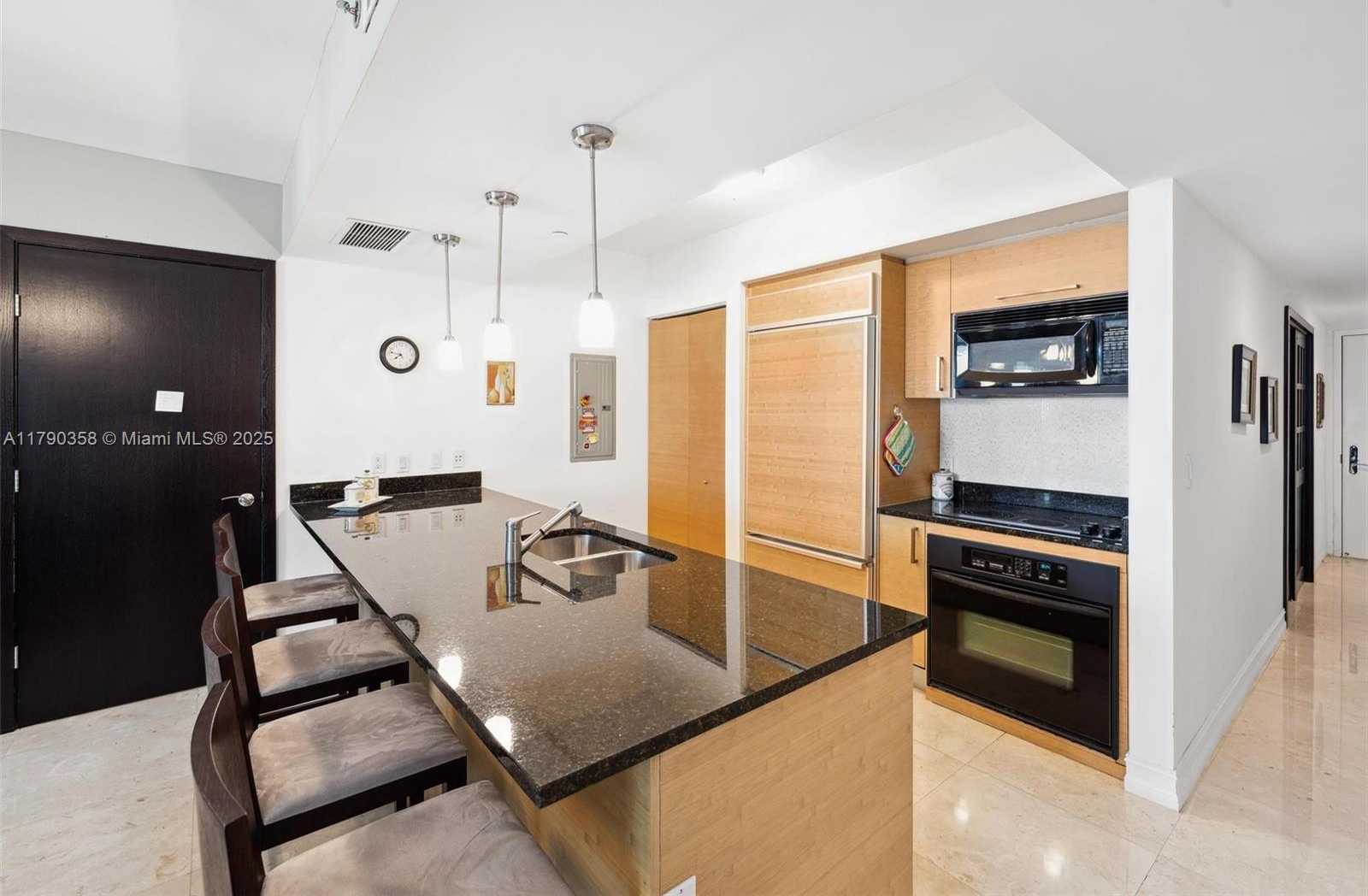 Small Image of 1830 SOUTH OCEAN DR #2810, Hallandale Beach Number 3