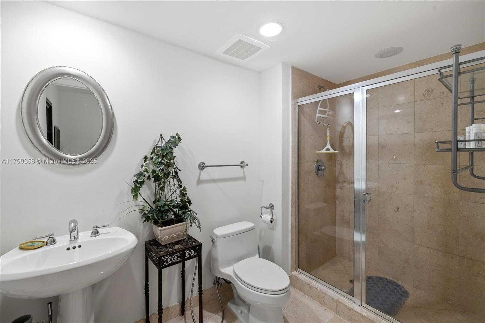 Small Image of 1830 SOUTH OCEAN DR #2810, Hallandale Beach Number 5