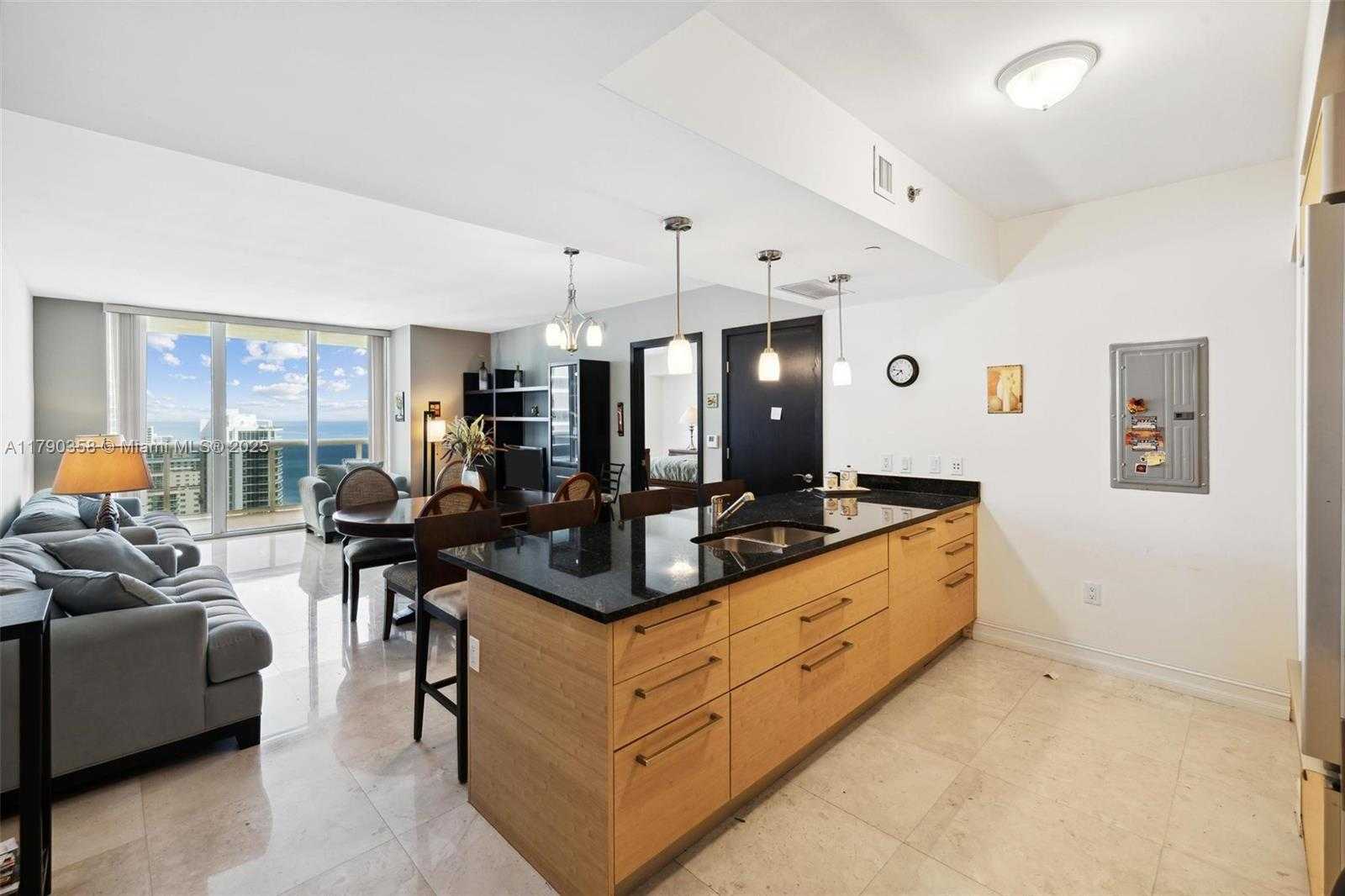 Small Image of 1830 SOUTH OCEAN DR #2810, Hallandale Beach Number 6