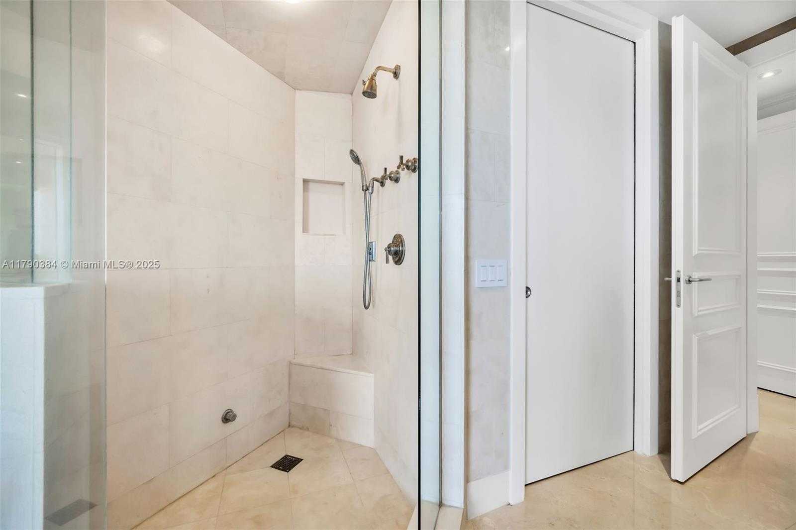 Small Image of 7154 FISHER ISLAND DR #7154, Miami Beach Number 22