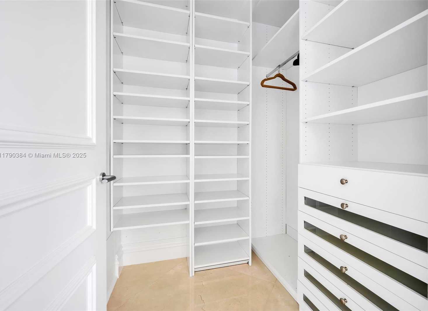 Small Image of 7154 FISHER ISLAND DR #7154, Miami Beach Number 27