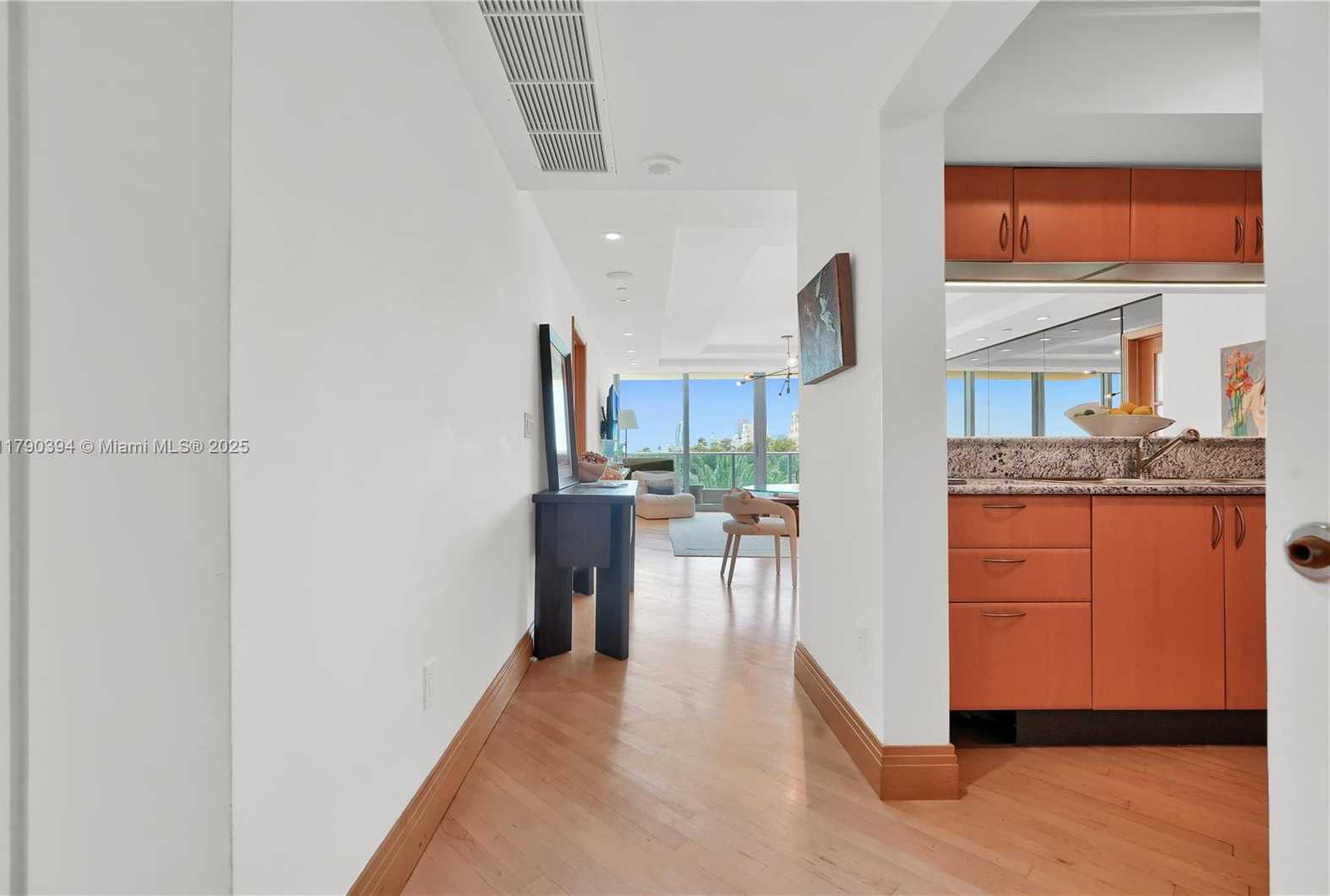 Small Image of 1455 OCEAN DR #603, Miami Beach Number 10