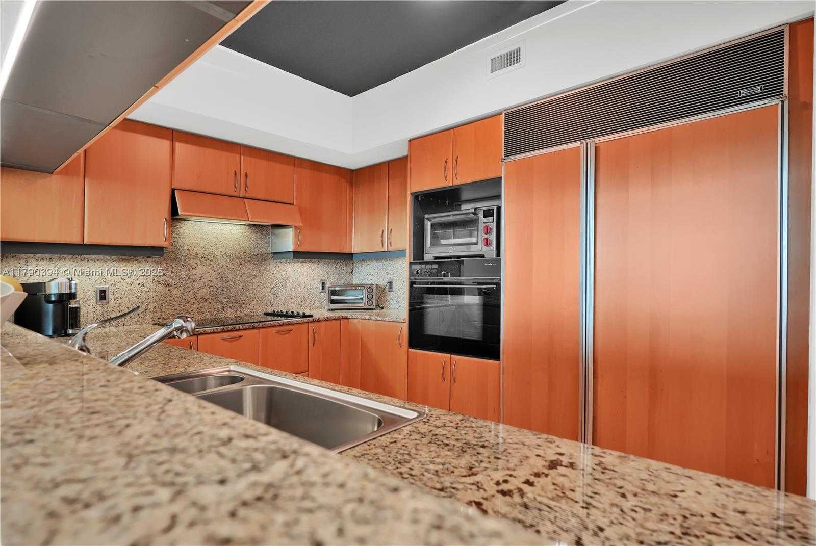 Small Image of 1455 OCEAN DR #603, Miami Beach Number 12