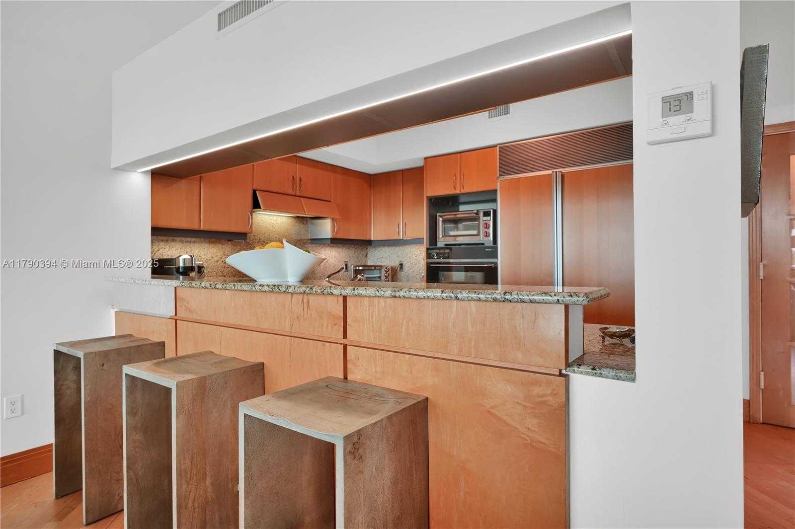 Small Image of 1455 OCEAN DR #603, Miami Beach Number 13