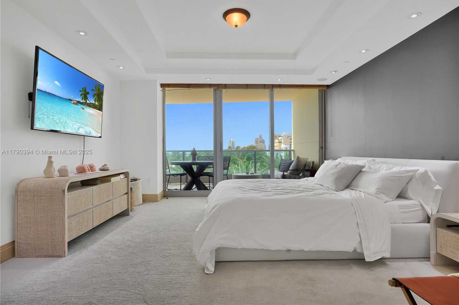 Small Image of 1455 OCEAN DR #603, Miami Beach Number 15