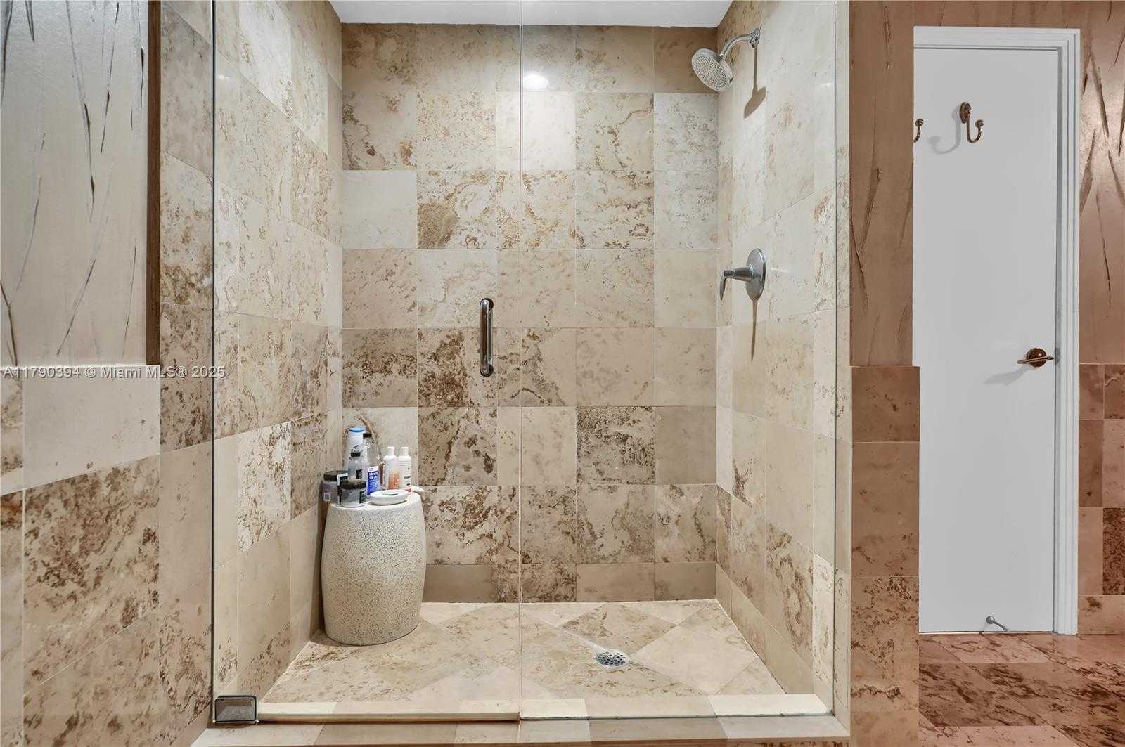 Small Image of 1455 OCEAN DR #603, Miami Beach Number 19