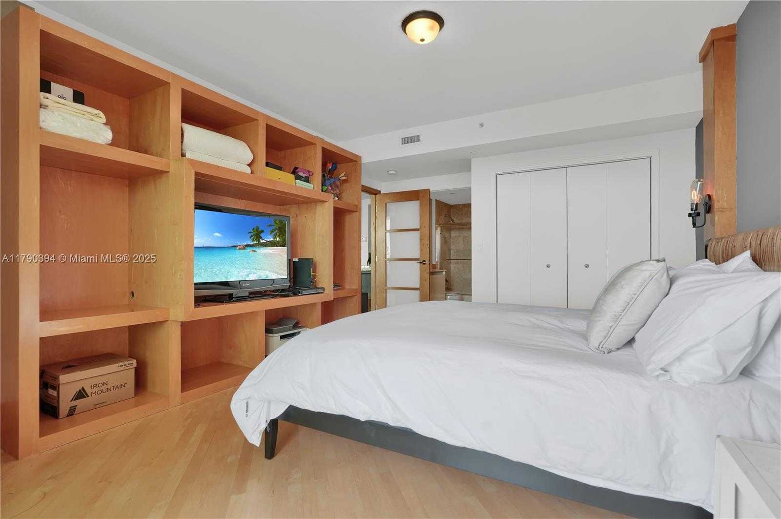 Small Image of 1455 OCEAN DR #603, Miami Beach Number 23