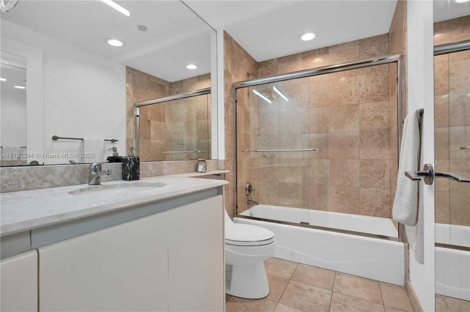 Small Image of 1455 OCEAN DR #603, Miami Beach Number 26